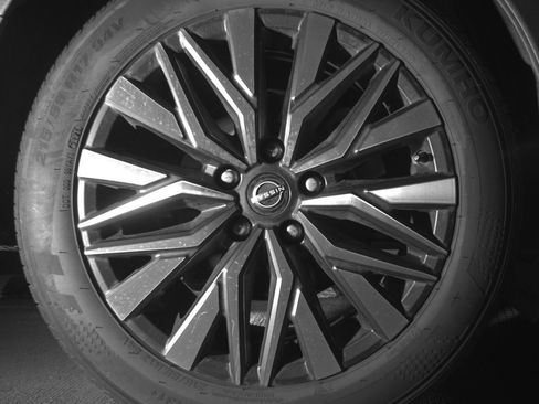 Used 2025 Nissan Altima 2.5 SV FWD image 15
