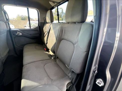 Certified 2021 Nissan Frontier SV w/ Midnight Edition Floor Mats image 19