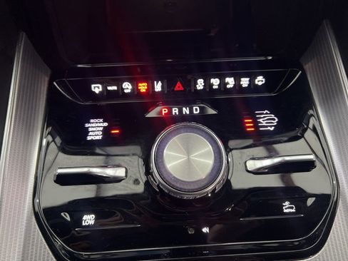 Used 2023 Jeep Grand Wagoneer Series III image 15