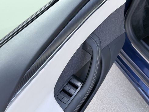 Used 2021 Tesla Model S Plaid image 17