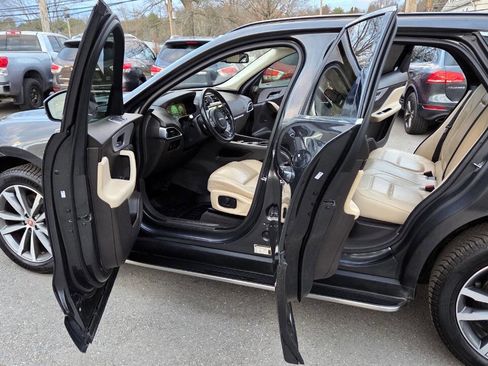 Used 2017 Jaguar F-PACE Prestige image 28