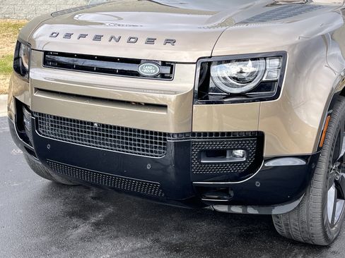 Certified 2024 Land Rover Defender 110 X-Dynamic SE image 15