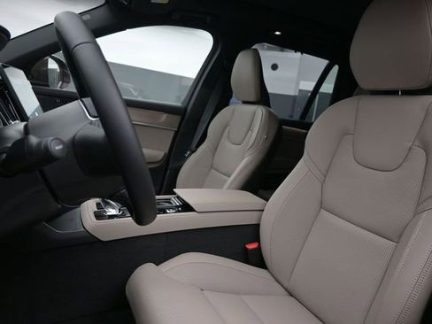 New 2026 Volvo XC90 B6 Ultra w/ Protection Package Premier image 9