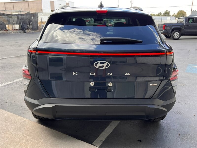 Used 2025 Hyundai Kona SEL AWD/4WD image 6
