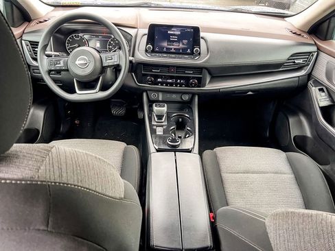 Used 2023 Nissan Rogue SV image 14