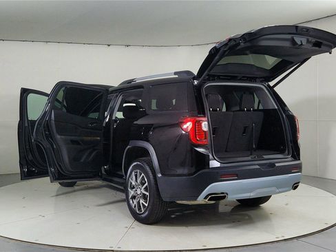 Used 2023 GMC Acadia SLE w/ Driver Convenience Package image 11