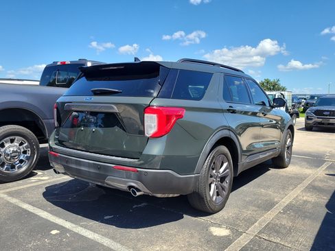Used 2023 Ford Explorer XLT w/ Equipment Group 202A RWD image 5