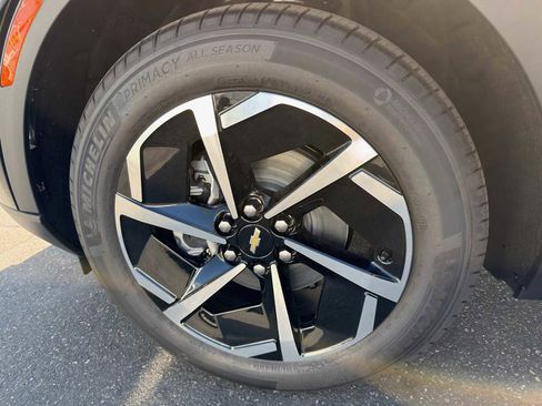 New 2026 Chevrolet Equinox EV LT image 35