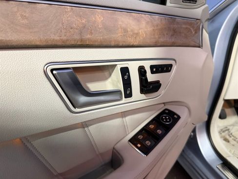 Used 2013 Mercedes-Benz E 350 4MATIC Sedan image 16