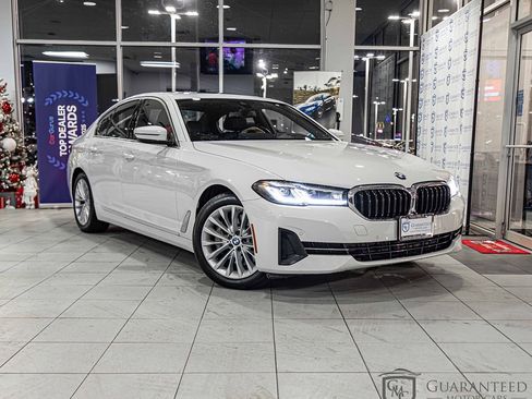 Used 2022 BMW 530i xDrive w/ Premium Package image 6