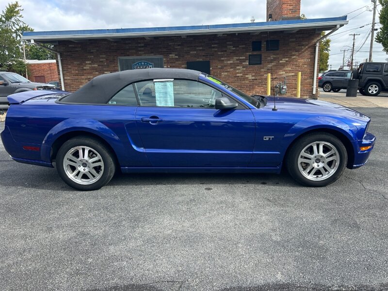 Used 2005 Ford Mustang GT Premium RWD image 2
