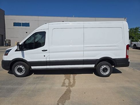 New 2025 Ford Transit 250 148 Medium Roof RWD image 5