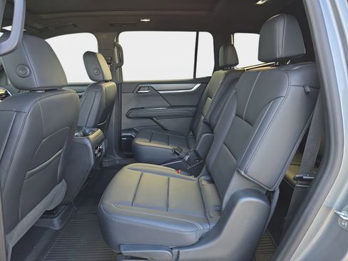 Used 2024 GMC Acadia Elevation w/ LPO, Floor Liner Package image 18