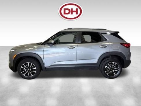 Used 2025 Chevrolet TrailBlazer LT AWD/4WD image 8