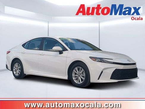 Used 2025 Toyota Camry LE image 1