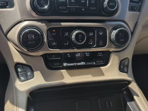Used 2015 GMC Yukon Denali w/ Premium Package AWD/4WD image 24
