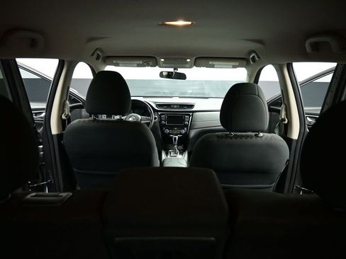 Used 2018 Nissan Rogue SV image 72