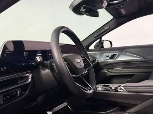 Used 2024 Cadillac Lyriq Tech RWD image 22
