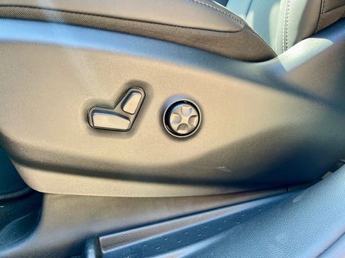 New 2026 Chrysler Pacifica Select image 12