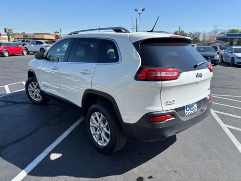Used 2017 Jeep Cherokee Latitude w/ Safety/Convenience Group image 3