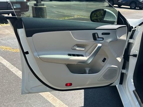 Used 2022 Mercedes-Benz CLA 250 image 12
