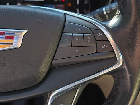 Used 2018 Cadillac XT5 AWD image 22