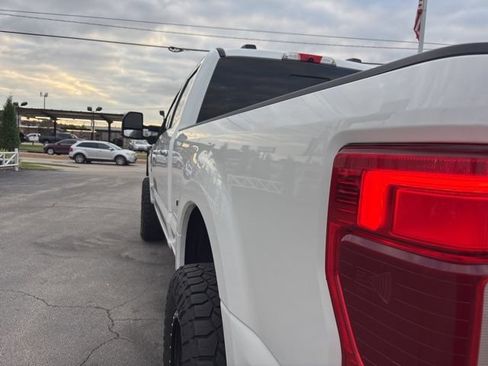 Used 2021 Ford F250 Platinum w/ FX4 Off-Road Package AWD/4WD image 6