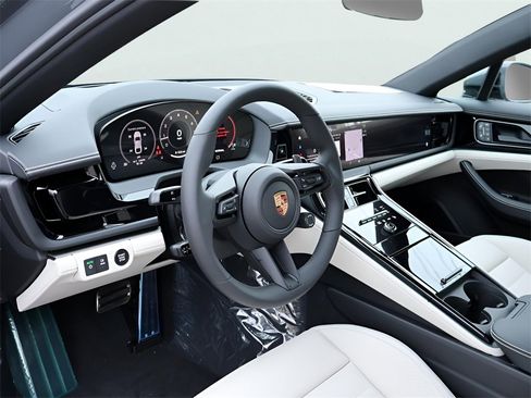 New 2026 Porsche Panamera image 4