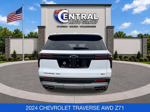 Used 2024 Chevrolet Traverse Z71 AWD/4WD image 9