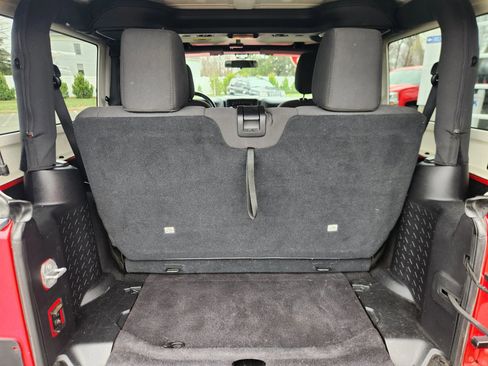 Used 2016 Jeep Wrangler Sport w/ Connectivity Group AWD/4WD image 41