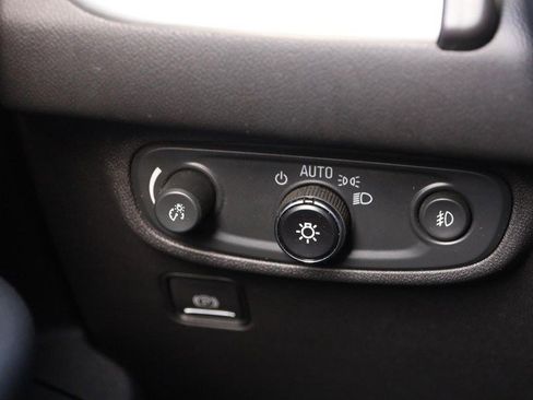 Used 2024 GMC Terrain SLT image 20