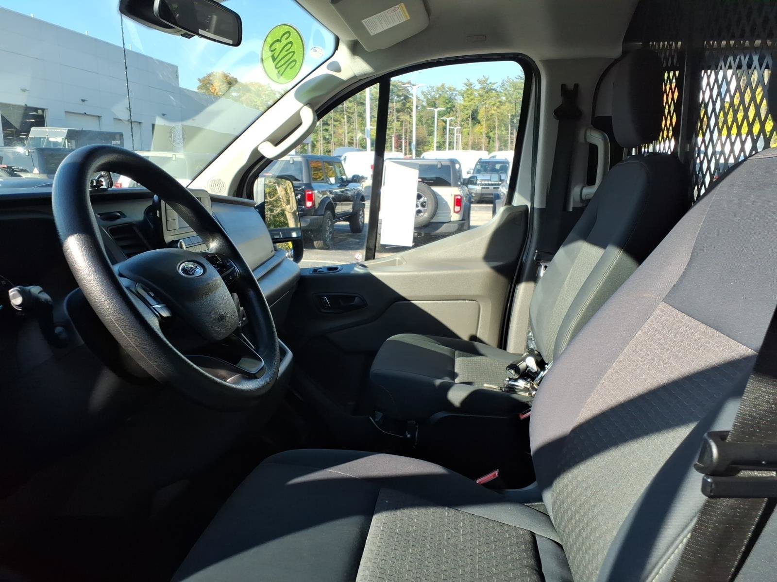 Used 2023 Ford Transit 250 Low Roof AWD w/ Exterior Upgrade Package image 17