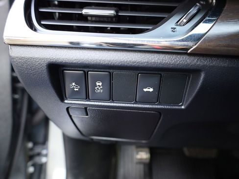 Used 2018 Toyota Avalon XLE image 20