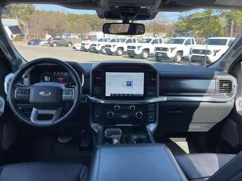 Used 2022 Ford F150 Lariat AWD/4WD image 8