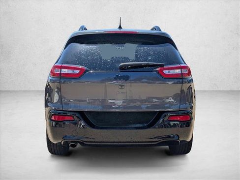 Used 2018 Jeep Cherokee Latitude FWD image 7