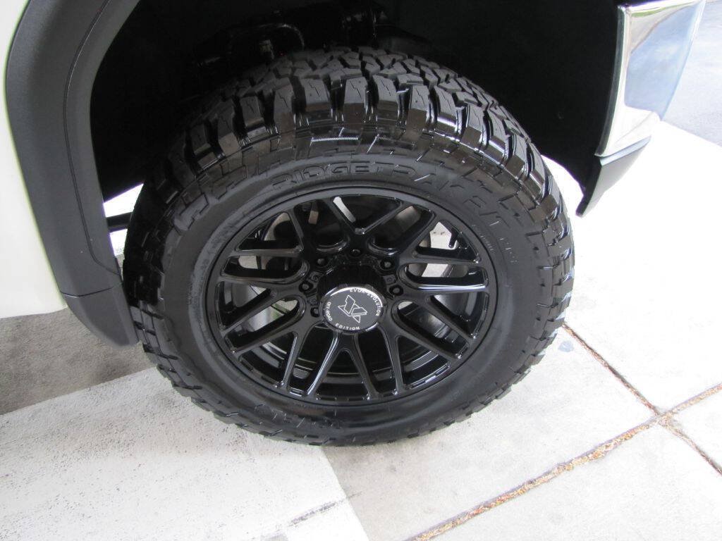 Used 2021 GMC Sierra 2500 4x4 Crew Cab w/ Convenience Package image 23