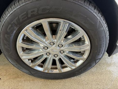 Used 2017 Cadillac XT5 Luxury FWD image 6