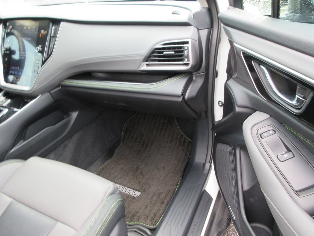 Used 2025 Subaru Outback Onyx Edition AWD/4WD image 19