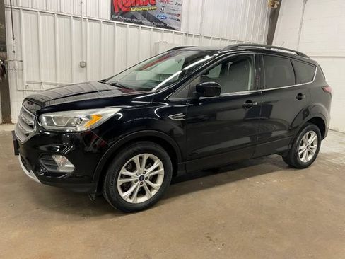 Used 2017 Ford Escape SE w/ Equipment Group 201A AWD/4WD image 1