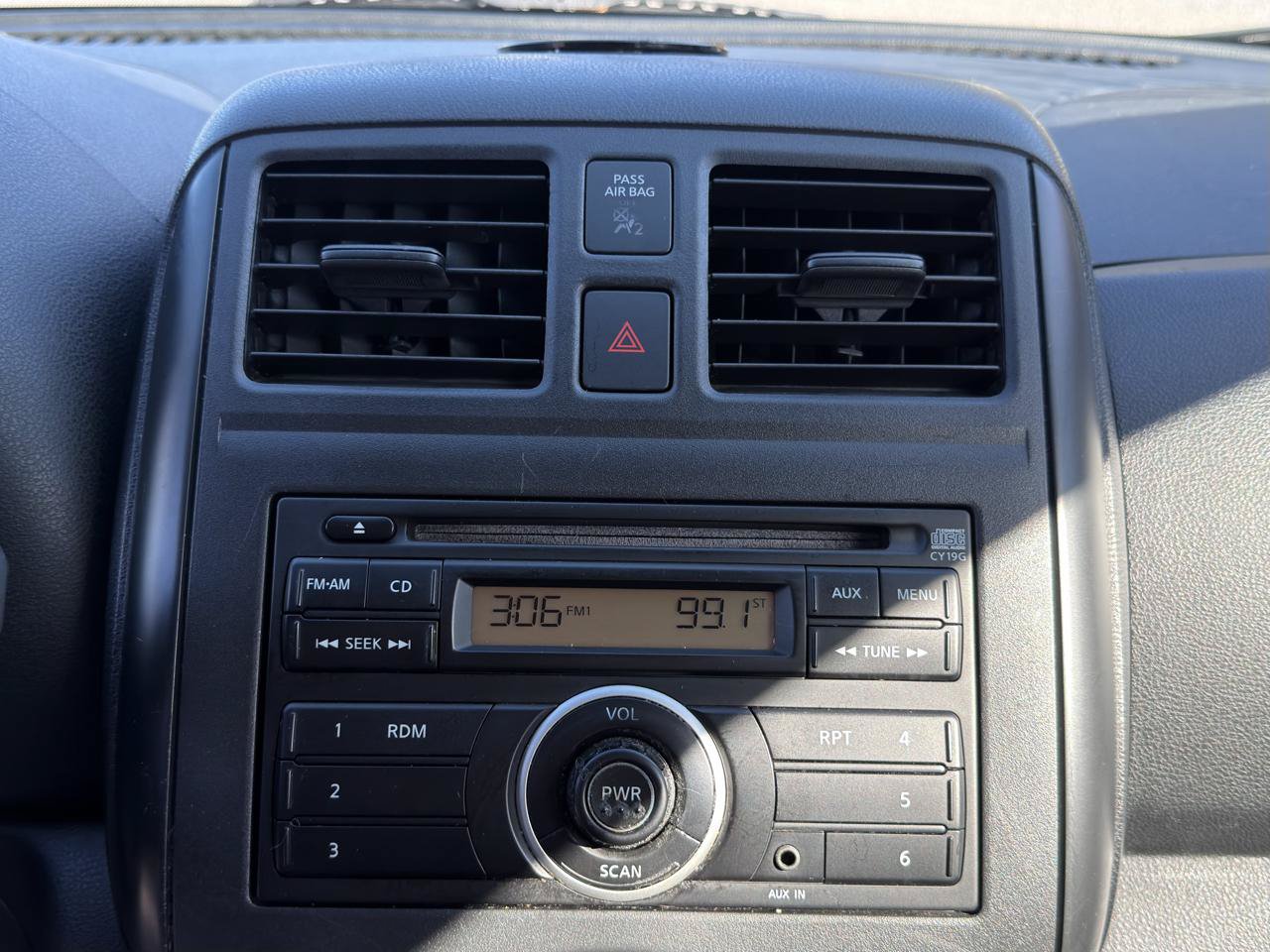 Used 2012 Nissan Versa S FWD image 12