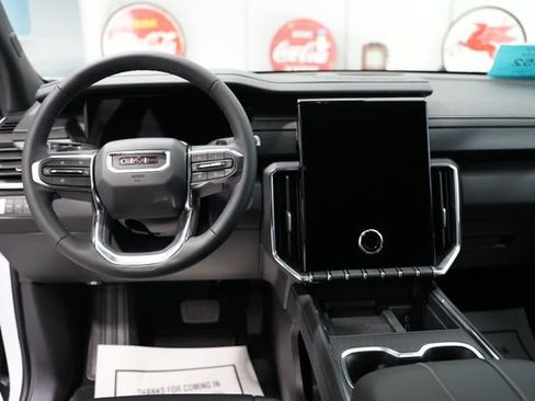 New 2026 GMC Acadia Elevation w/ Elevation Premium Package AWD/4WD image 2