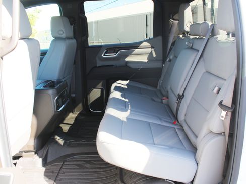 New 2026 GMC Sierra 1500 SLT image 46