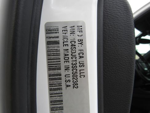 Used 2025 Dodge Durango R/T w/ Blacktop Package image 29