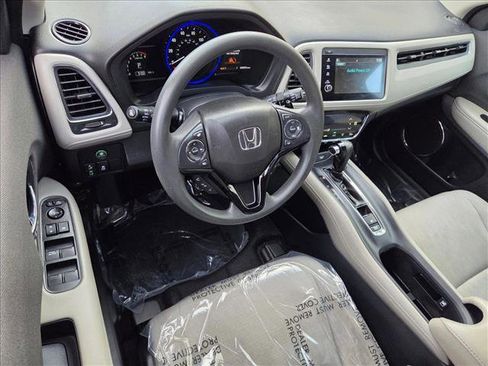 Used 2020 Honda HR-V EX image 11