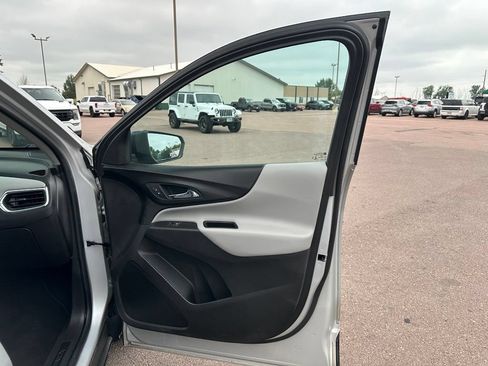 Used 2022 Chevrolet Equinox LS AWD/4WD image 29