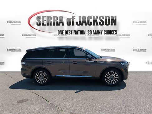 Used 2022 Lincoln Aviator Reserve w/ Class IV Trailer Tow Package image 10