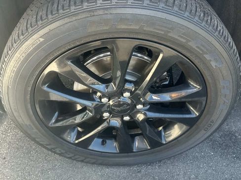 Used 2020 Jeep Grand Cherokee Altitude AWD/4WD image 4