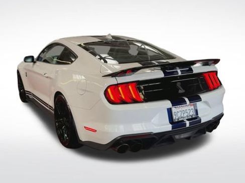 Used 2021 Ford Mustang Shelby GT500 w/ Technology Package RWD image 7