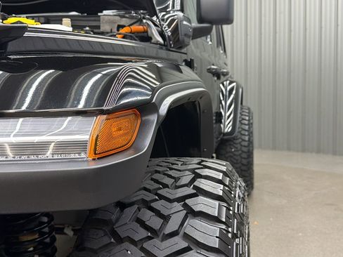 Used 2025 Jeep Wrangler Unlimited Sahara w/ Safety Group AWD/4WD image 13
