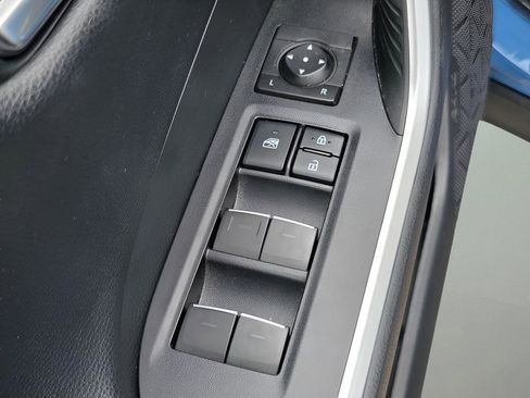 Used 2022 Toyota RAV4 TRD Off-Road AWD/4WD image 18